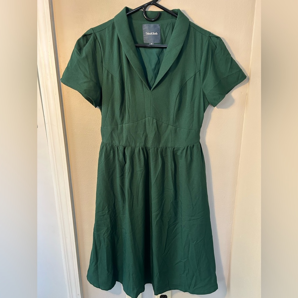MODCLOTH LIVELY IDENTITY GREEN SHORT SLEEVE DRESS SIZE MEDIUM